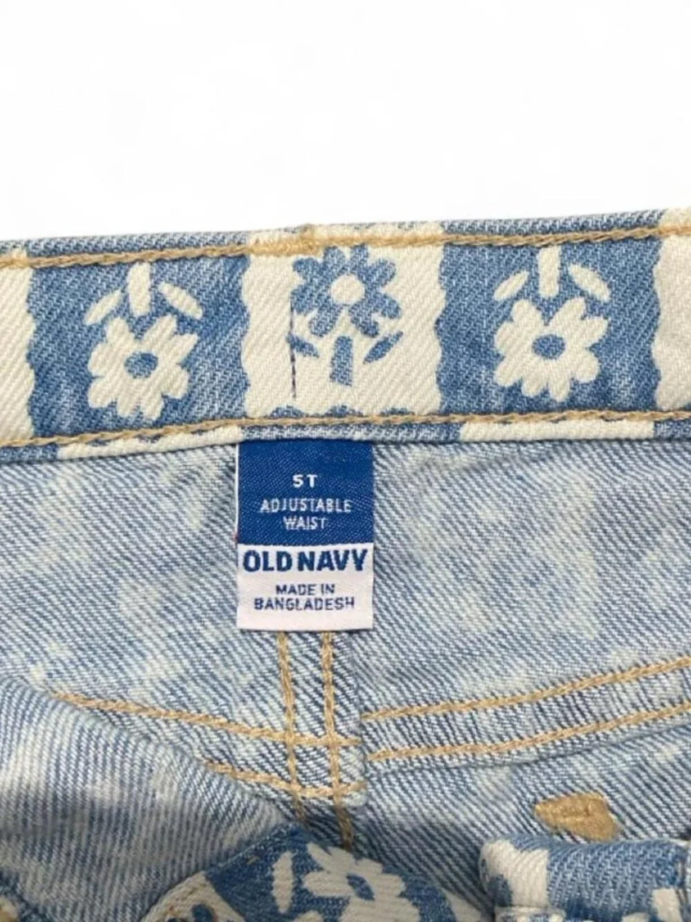 Old Navy blue and white floral skirt pick on front and back , 5T